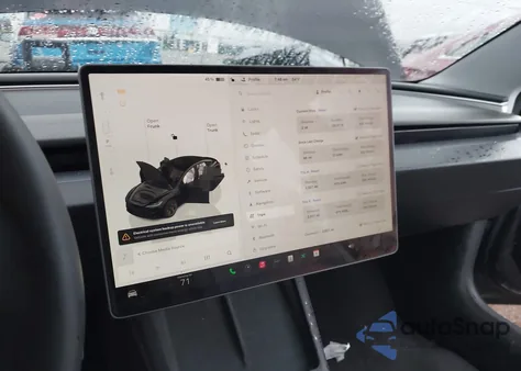 2024 Tesla Model 3 Performance All-Wheel Drive z USA, uszkodzony, nr VIN 5YJ3E1ET5RF892736